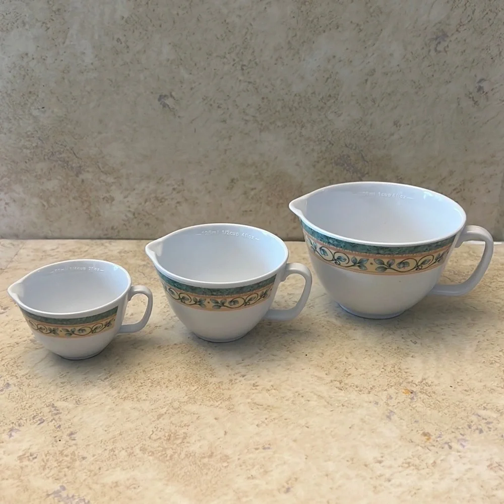 Pfaltzgraff French Quarter Set of 3 Nestling Measuring Cups